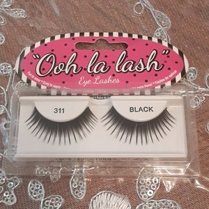 Eye lashes